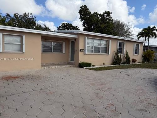 10945 Sw 41st St, Miami, FL, 33165 | Card Image