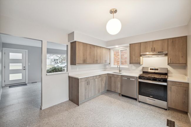 202 Broadacre Ave, House other with 3 bedrooms, 2 bathrooms and null parking in Clawson MI | Image 7