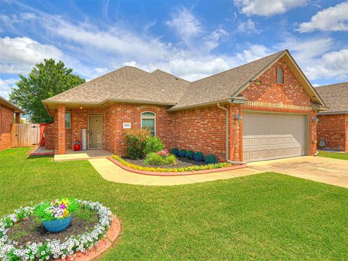 3812 New London Avenue, Moore, OK, 73160 | Card Image