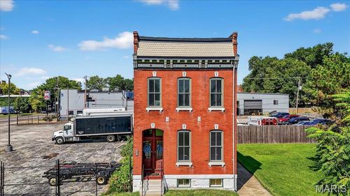 2307 Sidney St, Saint Louis, MO, 63104-2834 | Card Image