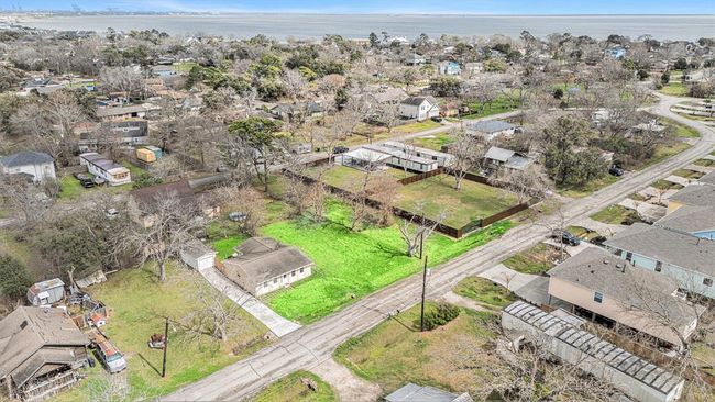 402 Bay Oaks Dr, Home with 0 bedrooms, 0 bathrooms and null parking in La Porte TX | Image 4