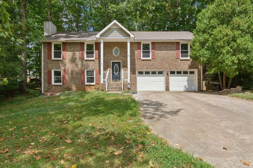 215 Pine Mountain Rd, Clarksville, TN, 37042-5220 | Card Image