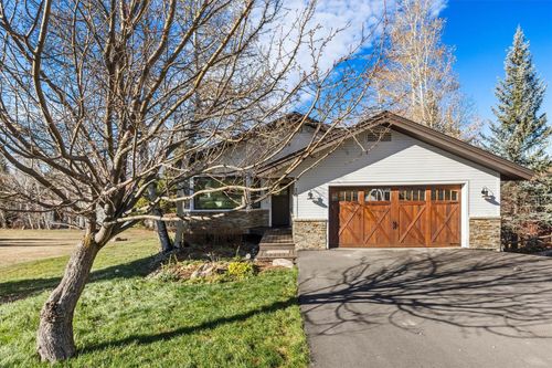 35 Steamboat Blvd, Steamboat Springs, CO, 80487-3054 | Card Image