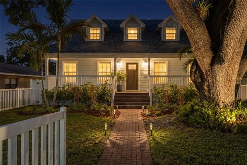 516 36th Ave N, ST PETERSBURG, FL, 33704-1242 | Card Image