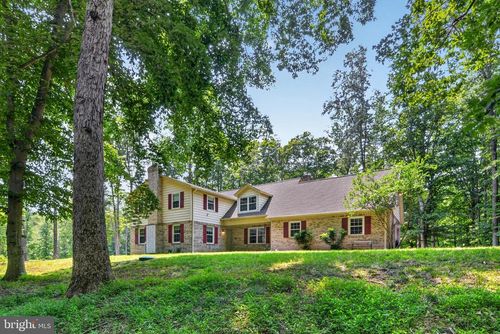 7075 Wood Glen Dr, HUGHESVILLE, MD, 20637-2737 | Card Image