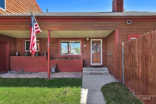 2015 Washington Ave, Caldwell, ID, 83605-4949 | Card Image