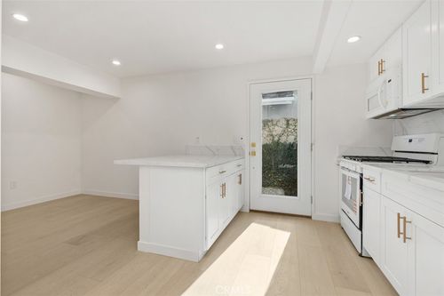 3926 Acacia Street, Irvine, CA, 92606 | Card Image