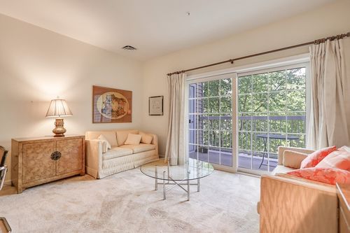 1009-36 Abigail Way, Reading, MA, 01867-4079 | Card Image