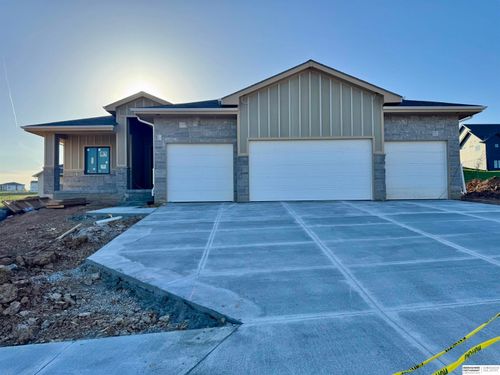 11002 S 101st St, Papillion, NE, 68046-3730 | Card Image