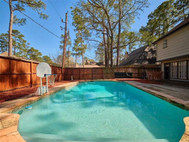 Ready for entertaining or swimming laps. | Image 33