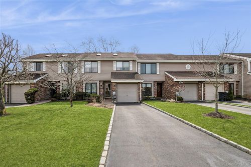 157 Hidden Ponds Cir, Smithtown, NY, 11787-5234 | Card Image