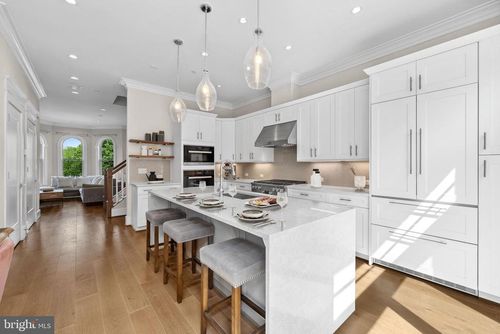 1117 E Abingdon Dr, ALEXANDRIA, VA, 22314-2572 | Card Image