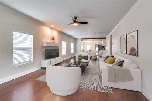 708 S Willomet Ave, Dallas, TX, 75208-6042 | Card Image