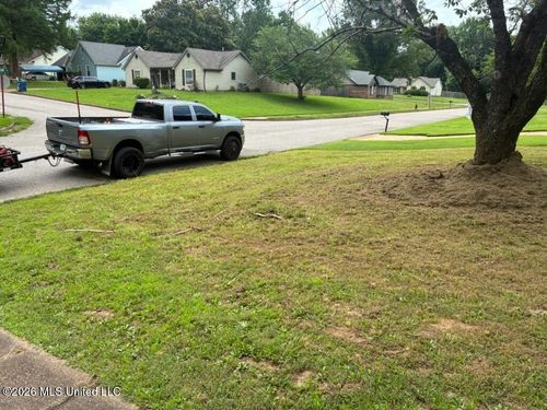 5615 Ingleside Drive, Horn Lake, MS, 38637 | Card Image