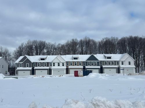 44-3331 Kings River St Sw, Wyoming, MI, 49418-8822 | Card Image