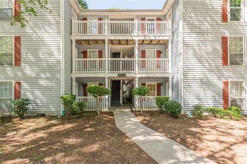 215 Cobblestone Trl, Avondale Estates, GA, 30002-1224 | Card Image