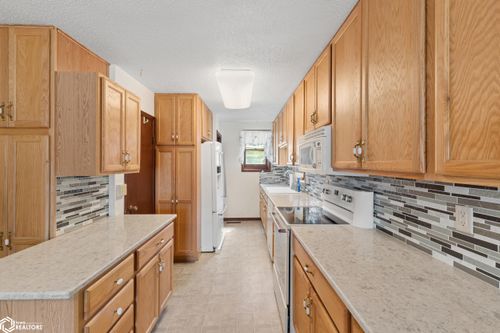 912 N 12th St, Clear Lake, IA, 50428-1742 | Card Image