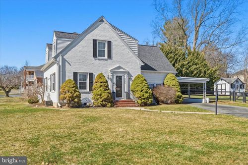 329 E Irvin Ave, HAGERSTOWN, MD, 21742-3411 | Card Image