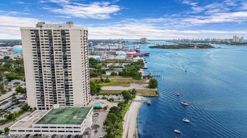 ph103-5600 N Flagler Dr, West Palm Beach, FL, 33407-2656 | Card Image