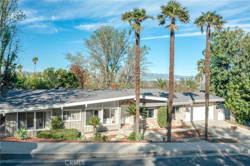 5618 Wilhelmina Ave, Woodland Hills, CA, 91367-4066 | Card Image
