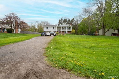 3515 Winchester Dr, East Aurora, NY, 14052-9663 | Card Image