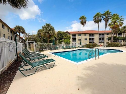 7-207-470 S Park Rd, Hollywood, FL, 33021-8749 | Card Image