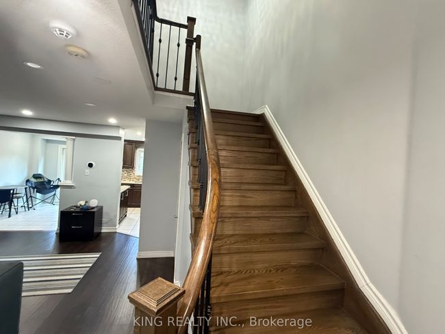 21 - 21 Eastview Gate, House attached with 4 bedrooms, 4 bathrooms and 2 parking in Brampton ON | Image 5