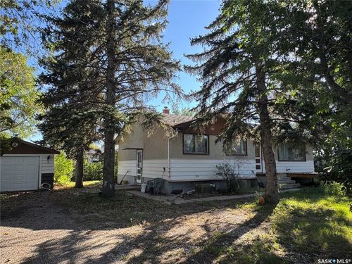 38 Kasper Cres, Assiniboia, SK, S0H0B0 | Card Image