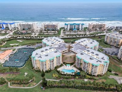 D207 - 4650 Links Village Drive, Condo with 2 bedrooms, 2 bathrooms and null parking in Ponce Inlet FL | Image 3