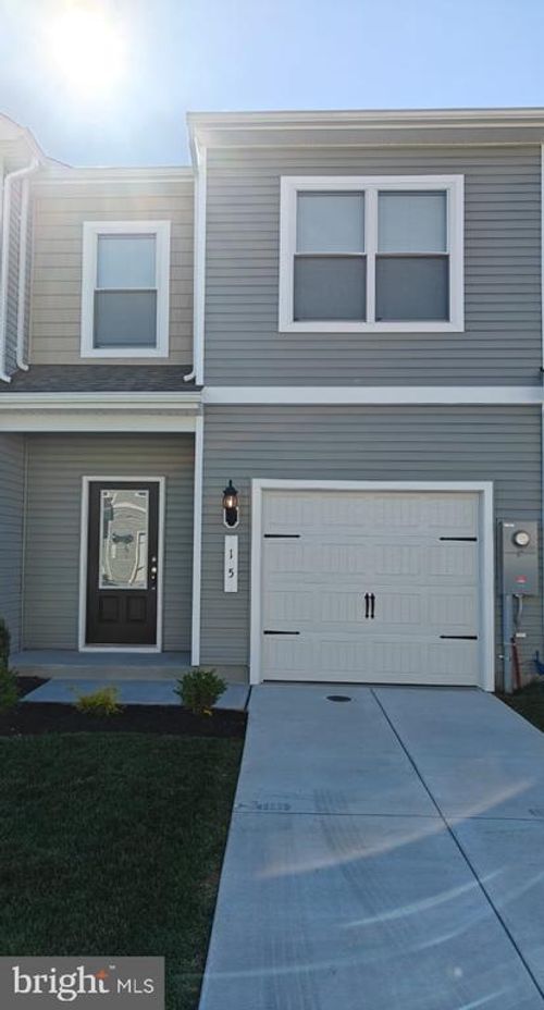 140 Cramsford St, FALLING WATERS, WV, 25419-3400 | Card Image