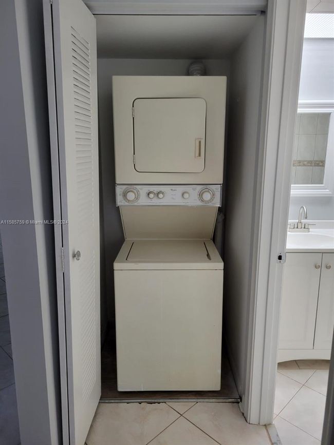 APT-310K - 1300 Sw 125 Th Ave, Condo with 2 bedrooms, 2 bathrooms and null parking in Pembroke Pines FL | Image 13
