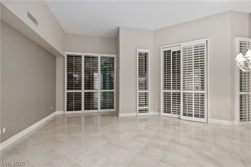 unit-106-2747 Paradise Rd, Las Vegas, NV, 89109-9051 | Card Image