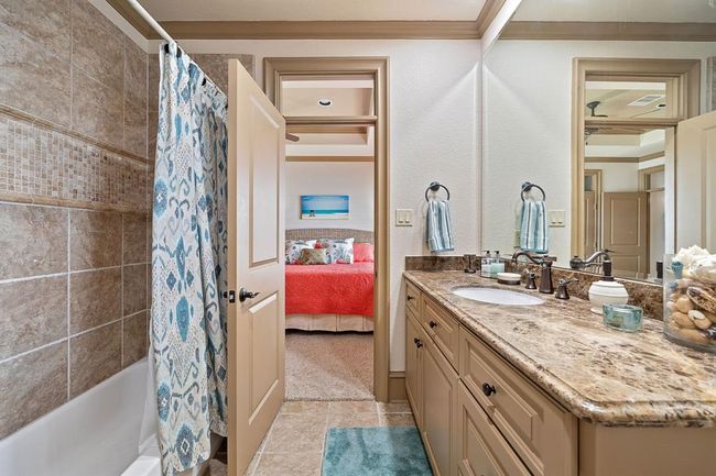 2nd bathroom, with access to the 2nd & 3rd bedrooms | Image 34
