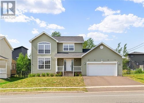 520 Evergreen Dr, Moncton, NB, E1G0K9 | Card Image