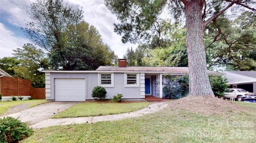 1136 E Woodlawn Rd, Charlotte, NC, 28209-3051 | Card Image