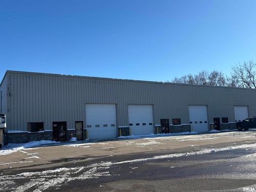 a2-2301 Manufacturing Dr, Clinton, IA, 52732-6821 | Card Image