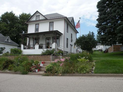 610 1st St, Bloomington, WI, 53804-7115 | Card Image