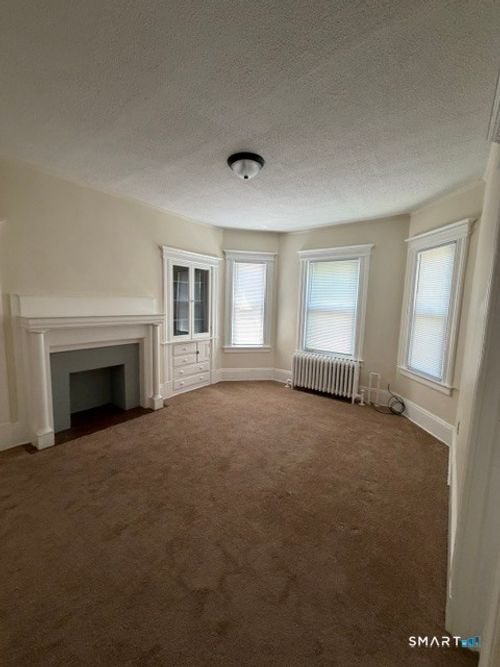 2-307 Westland St, Hartford, CT, 06112-2039 | Card Image