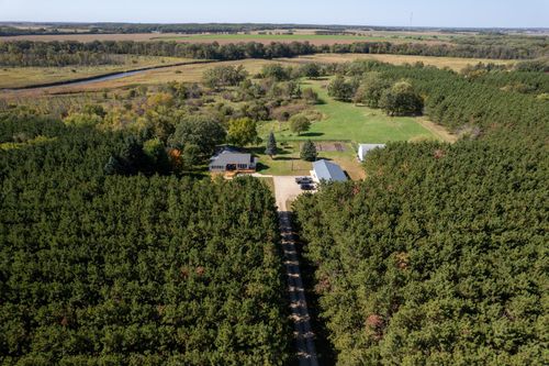 41195 460th Ave, Perham, MN, 56573-8829 | Card Image