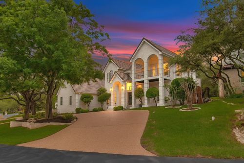 20 Hedgebrook Way, The Hills, TX, 78738-1318 | Card Image
