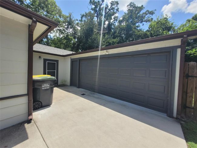 2106 N Galveston Ave, House other with 3 bedrooms, 2 bathrooms and 2 parking in Pearland TX | Image 36
