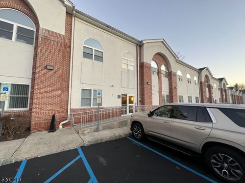 508 Hamburg Tpke, Wayne, NJ, 07470-8482 | Card Image