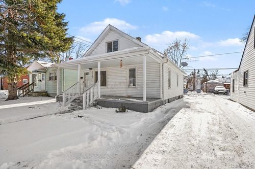 7284 Orchard Ave, Warren, MI, 48091-4951 | Card Image