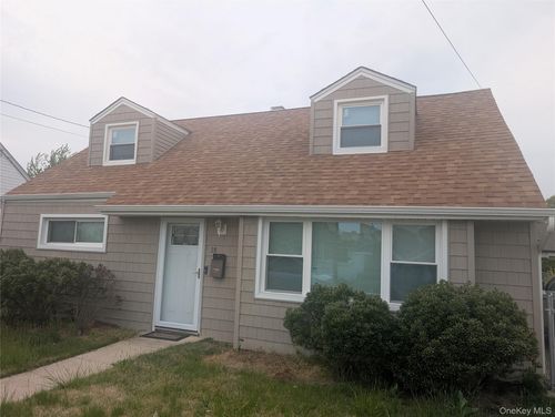 39 State St, Valley Stream, NY, 11580-4013 | Card Image