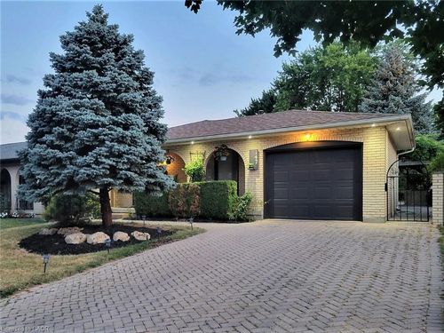 147 Muriel Cres, London, ON, N6E2K4 | Card Image
