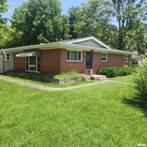 10 Homestead Dr, Mount Vernon, IL, 62864-2611 | Card Image