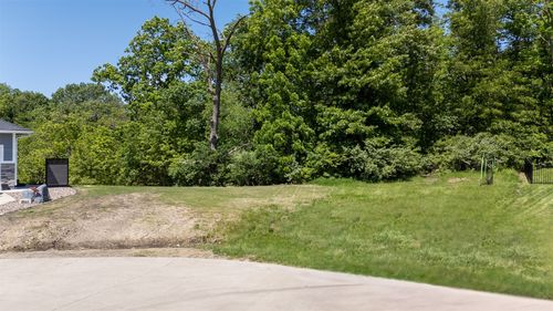5640 Arbor Creek Ct, Pleasant Hill, IA, 50327-8100 | Card Image