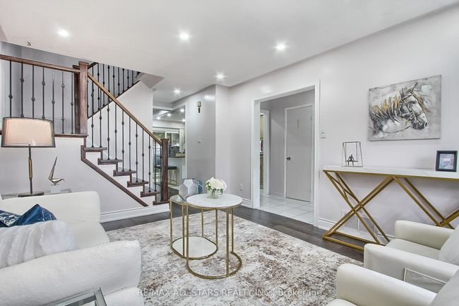 48 Archdekin Dr, House attached with 5 bedrooms, 3 bathrooms and 4 parking in Brampton ON | Image 11