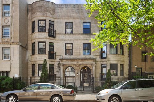 gw-929 W Eastwood Ave, Chicago, IL, 60640-6684 | Card Image