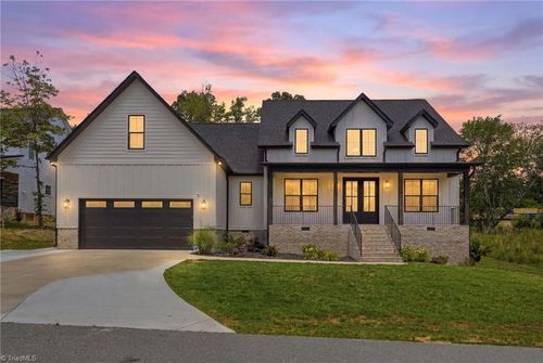 7606 Monty Dr, Kernersville, NC, 27284-5004 | Card Image